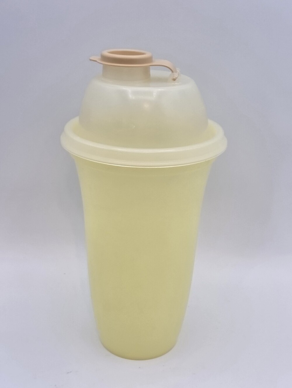 Vintage Tupperware Quick Shake Container